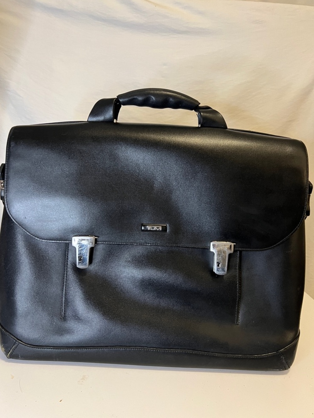 Tumi Formula T Leather Laptop Briefcase Black 2952D Silver Hardware